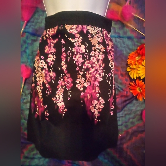 Worthington Midi Skirt. - Picture 5 of 13